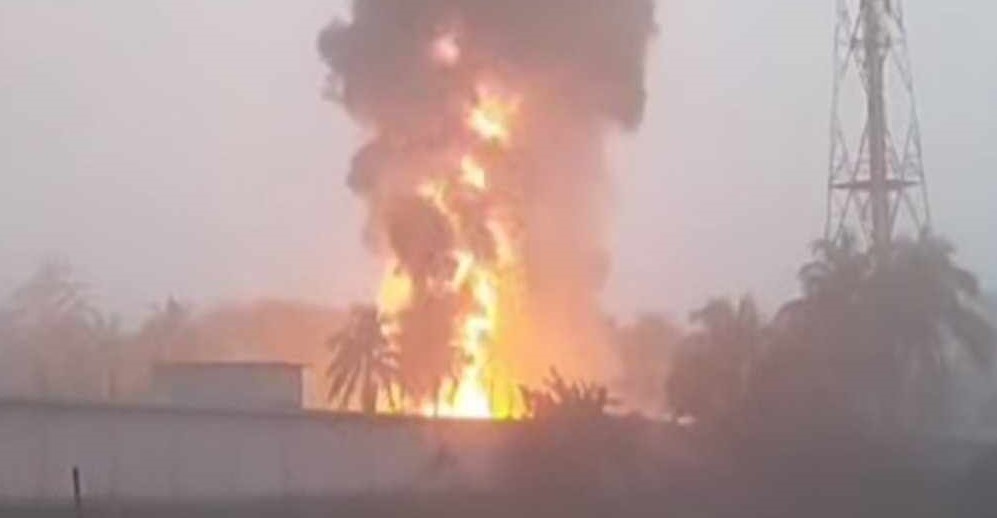 লক্ষ্মীপুরে ভয়াবহ অগ্নিকাণ্ডে ২০দোকান পুড়ে ছাই